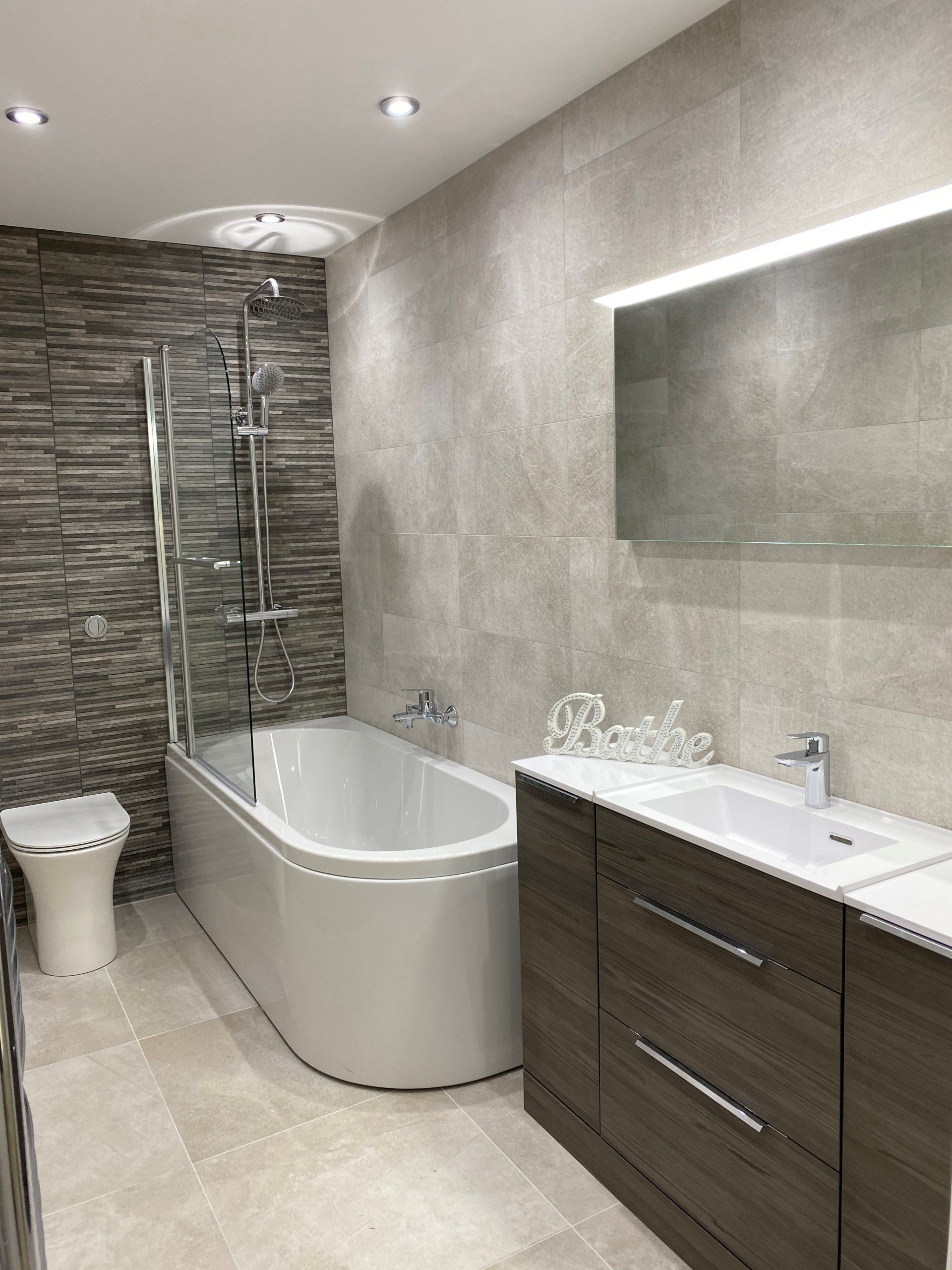 Fitted bathrooms, Kitchen & Bathroom Outlet