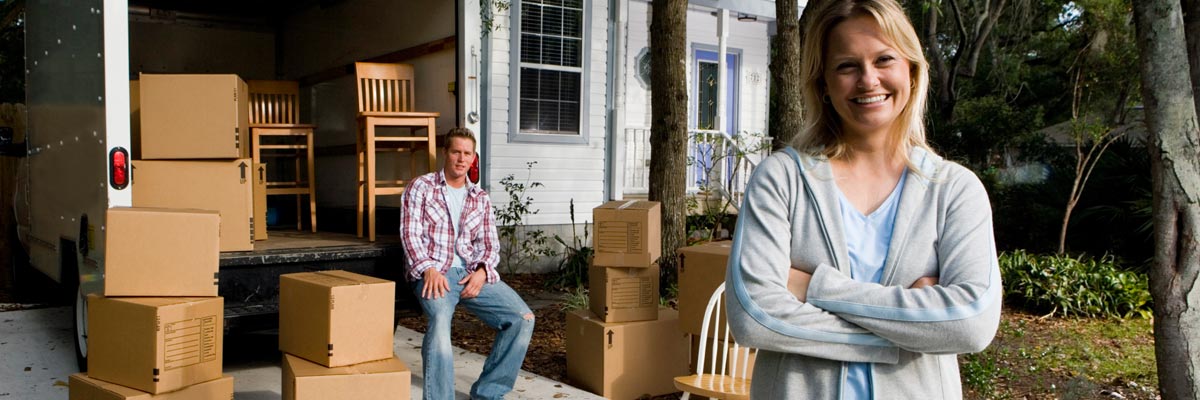 Leeton Removals happy couple