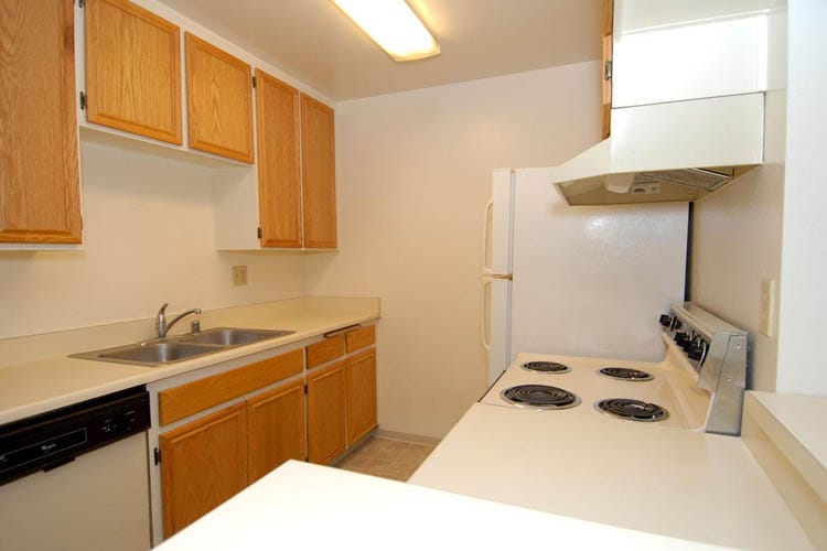 Amenities for Woodman Village Apartments San Diego