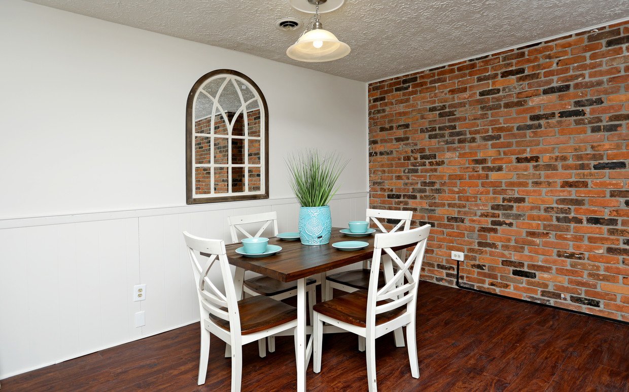 The Grange Oaks The Grange Oaks Apartments Holly, MI