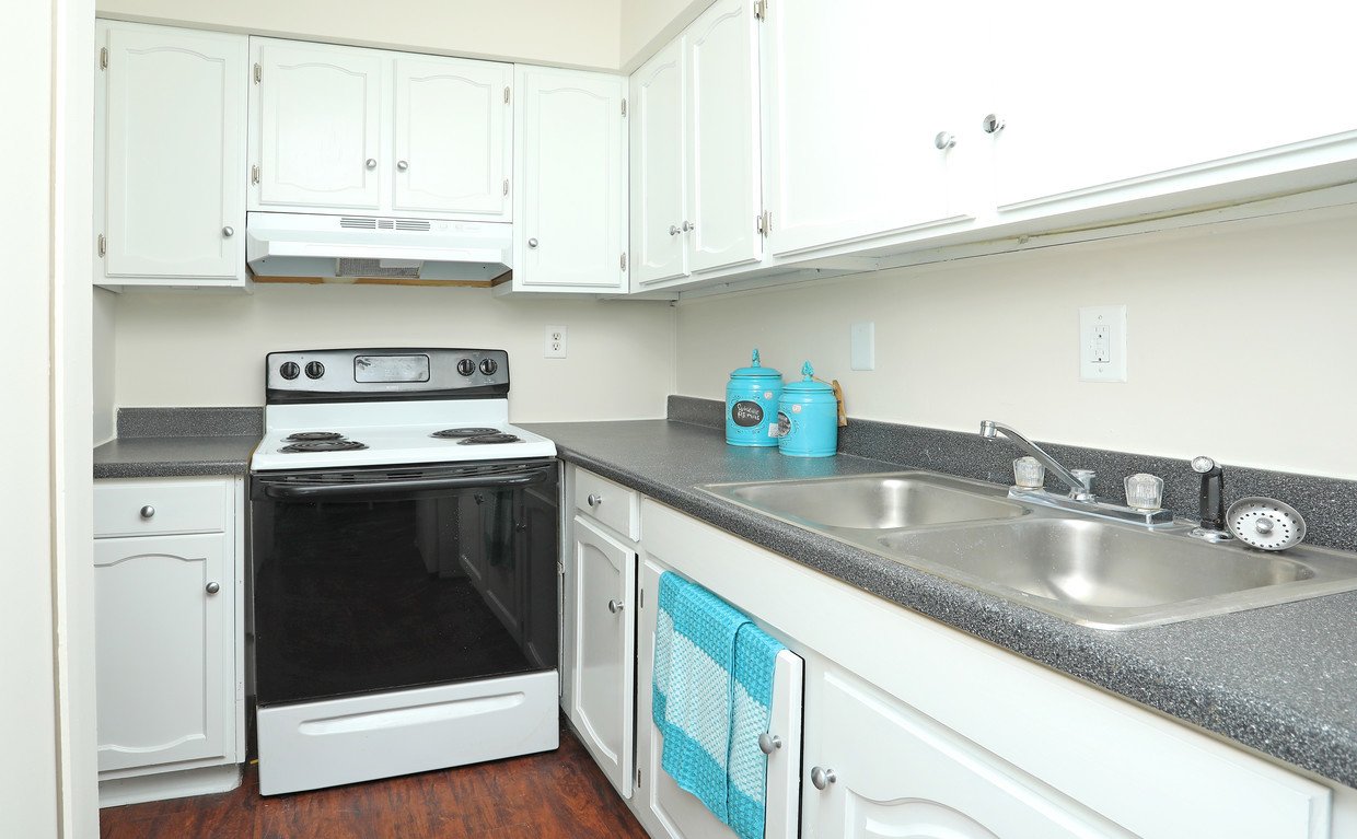 The Grange Oaks The Grange Oaks Apartments Holly, MI