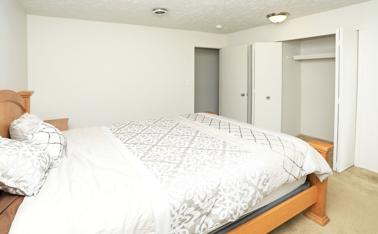 The Grange Oaks The Grange Oaks Apartments Holly, MI