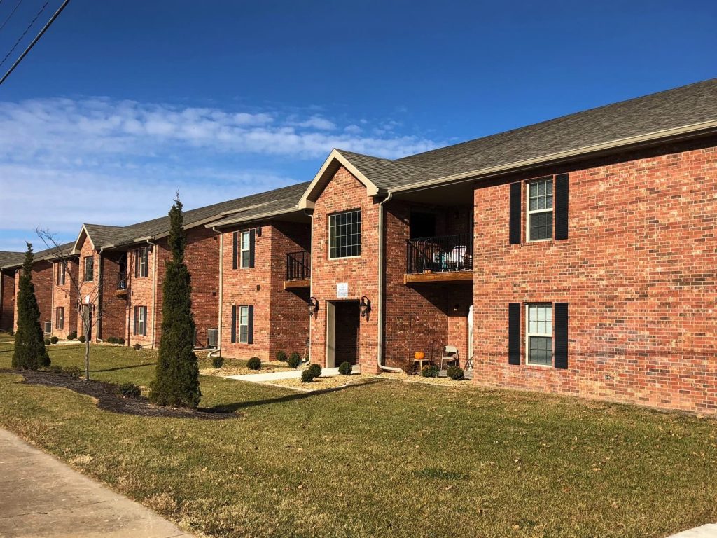 Woodfield Park Apartments Hallmark Management Inc.