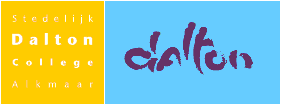 Logo voor Stedelijk Dalton College Alkmaar; geel vierkant met tekst, blauw vierkant met 