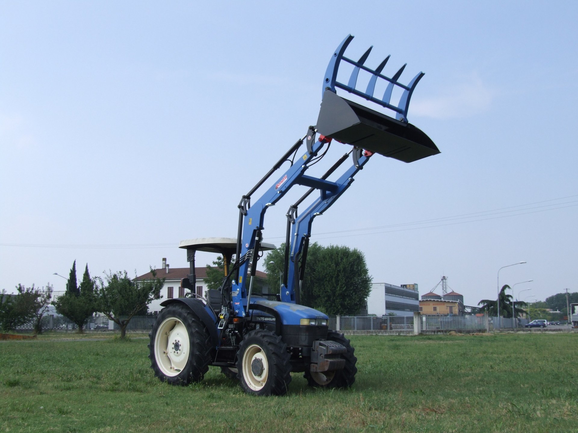 chargeurs-pour-tracteurs-agricoles-pegognaga-mn-bonatti