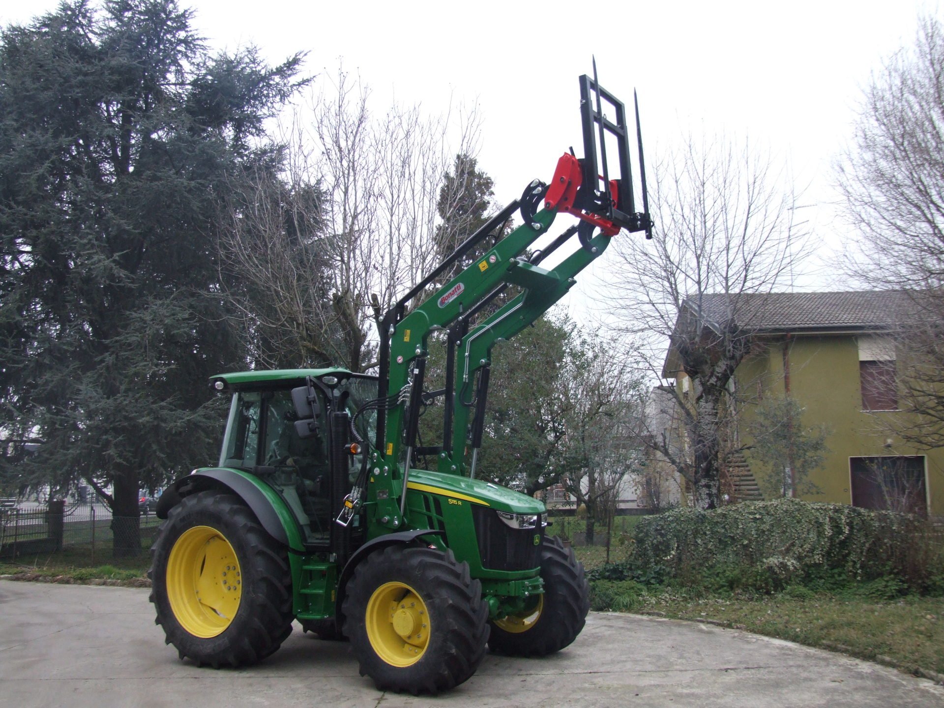 chargeurs-pour-tracteurs-agricoles-pegognaga-mn-bonatti