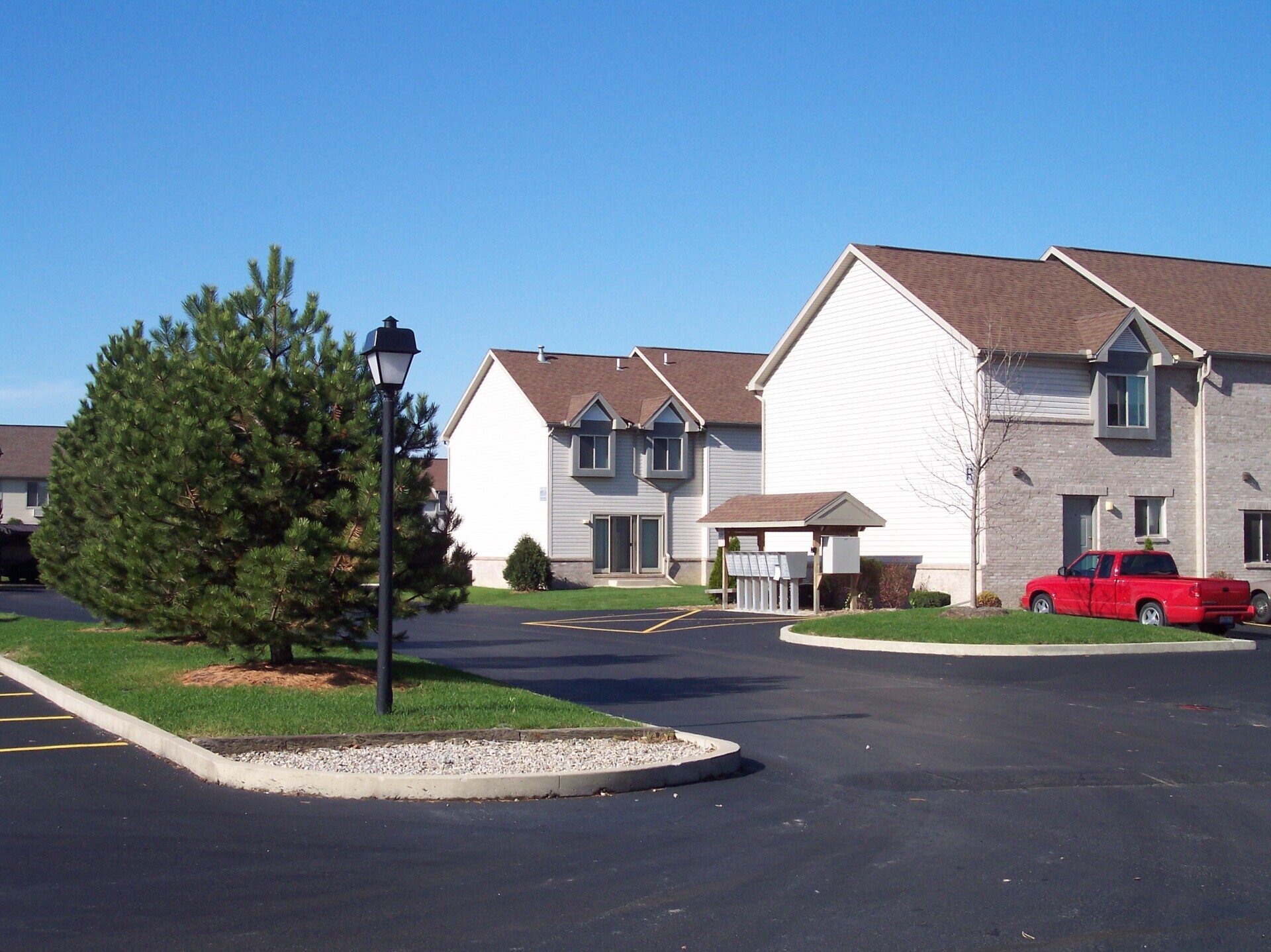 Hillsdale Apartments Mecca Management, Hillsdale Apartments