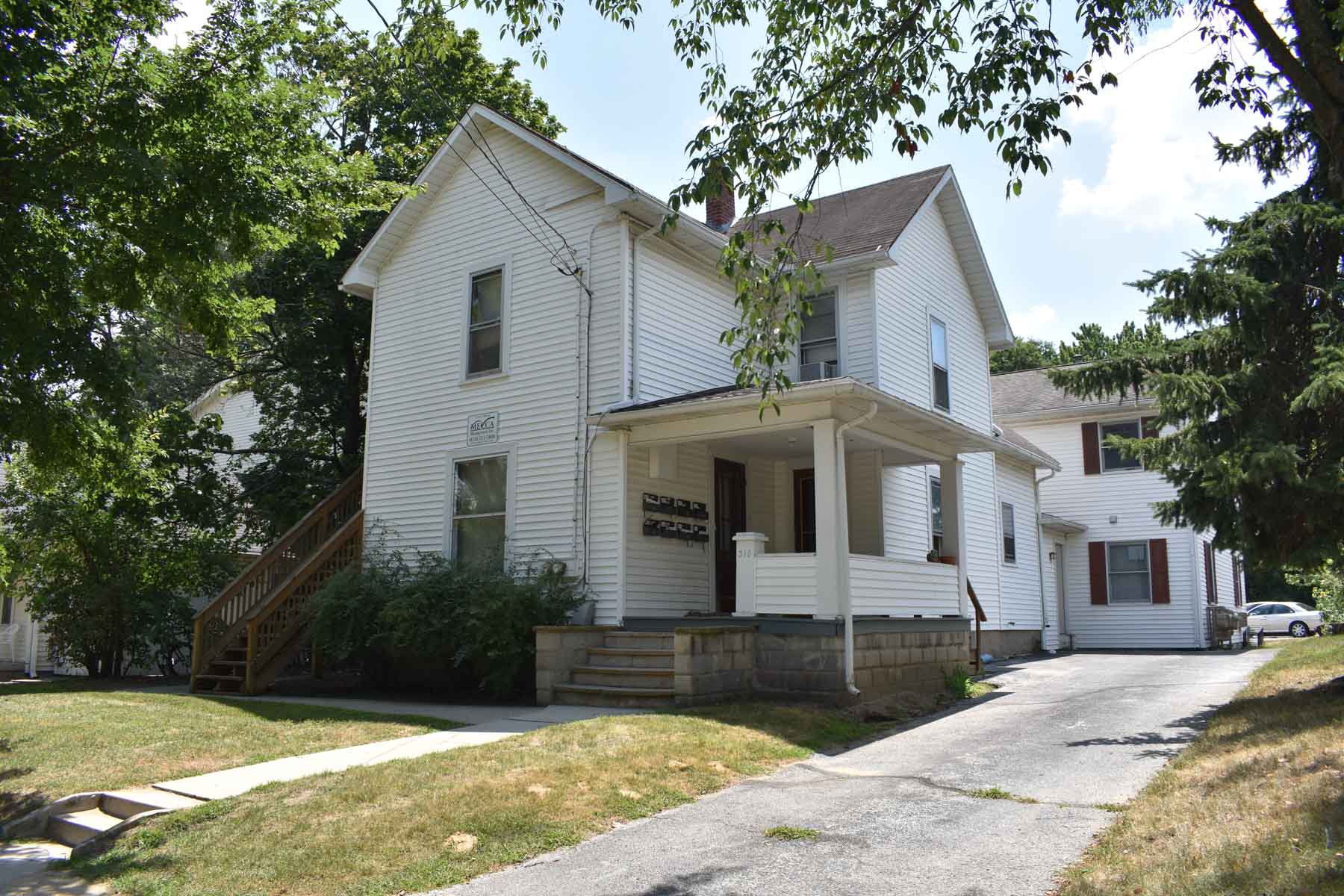 Merry House Apartments Mecca Management, Bowling Green, OH