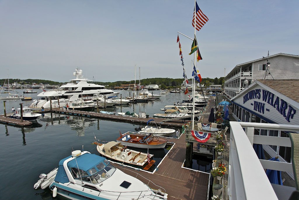 Boothbay Harbor oceanfront Marina at Brown's Wharf Motel, Restaurant