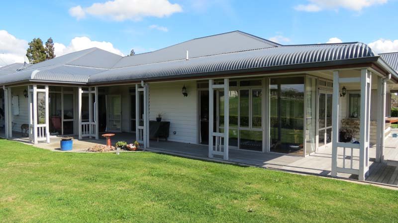 Exterior view of the house after renovation 