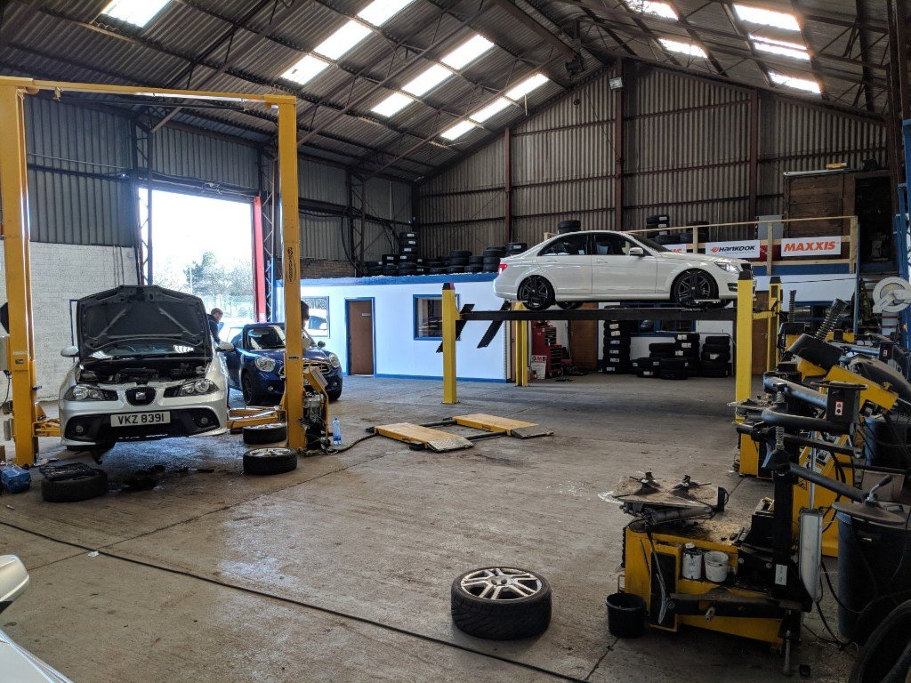 Dm Supplies Premium Wheel Alignment & Garage Equipment