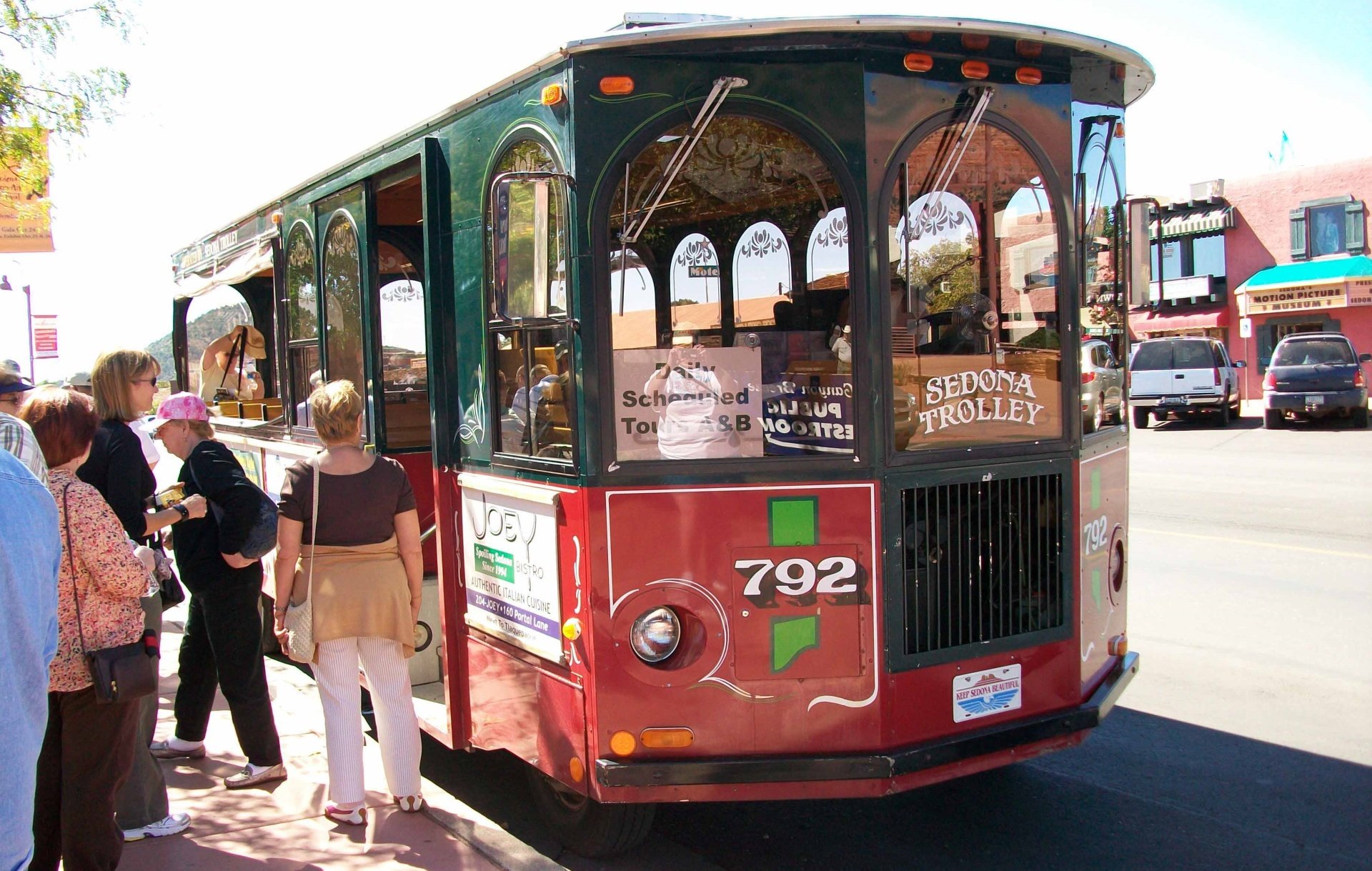 Best Sedona Shopping in Uptown Sedona Arizona. Great Food