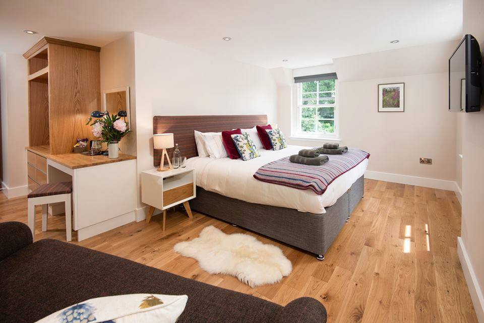 Painting and decorating company Kingdom Decorators Ltd