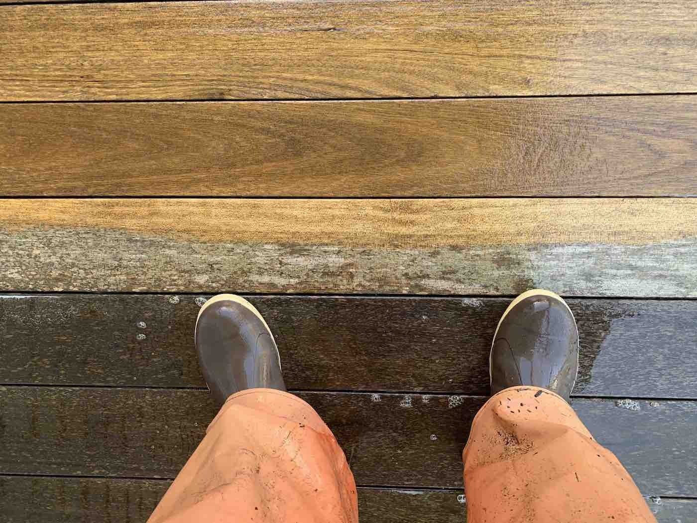 Cleaning wooden decks