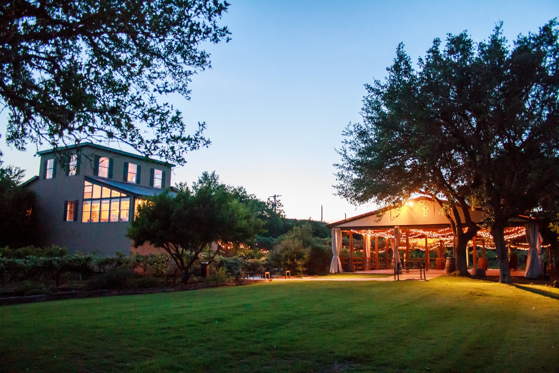 Outdoor Wedding Venue San Antonio, New Braunfels & Schertz, TX Oak
