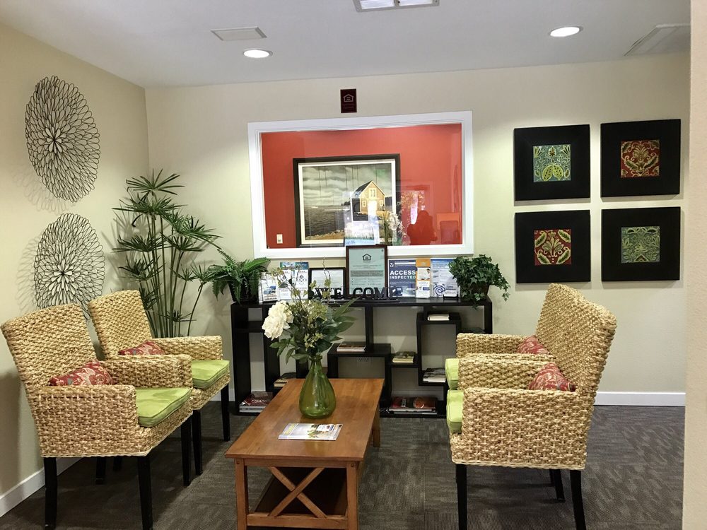 Brookstone Apartment Homes Photos