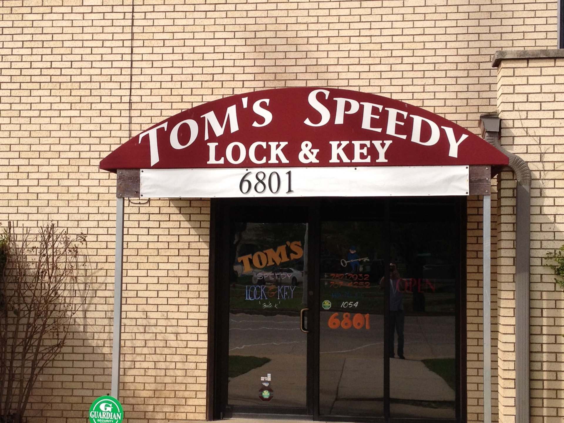 Locksmith Shop Bethany, OK Tom's Speedy Lock & Key Service