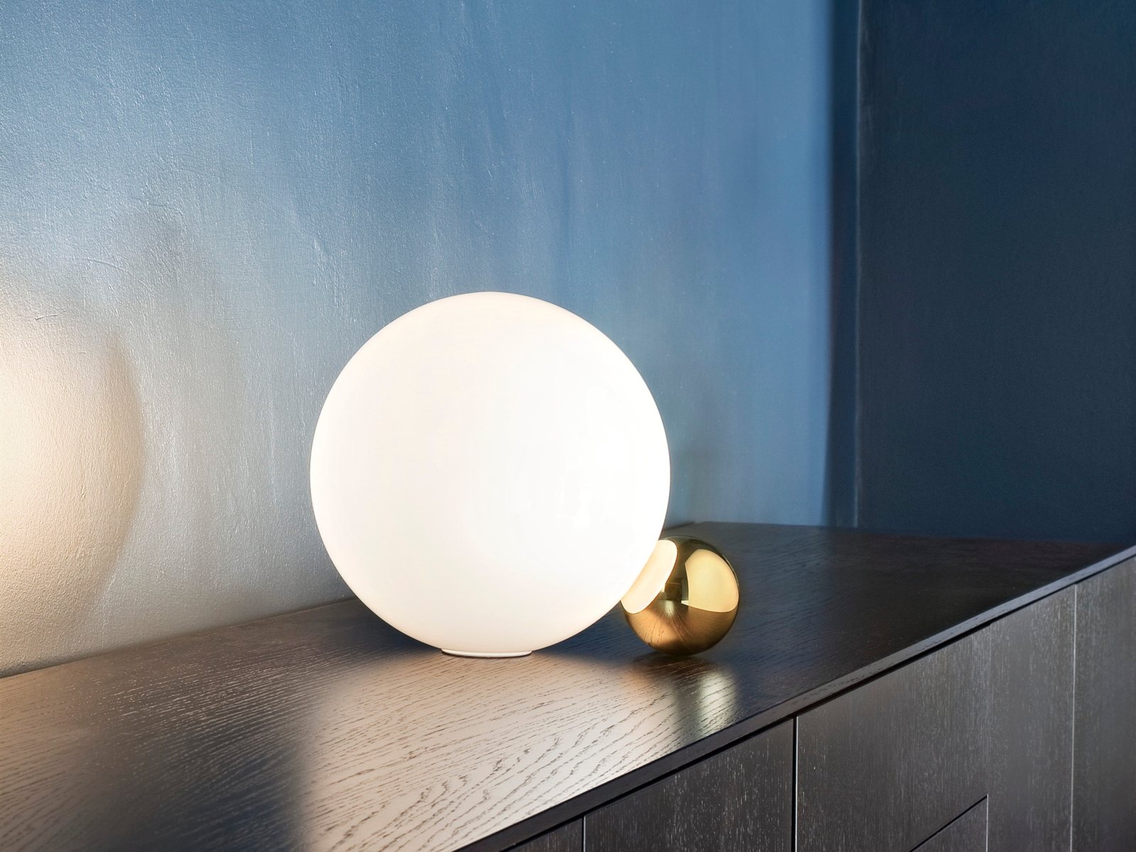 Plafoniere Flos : Ontherocks hl applique vetro by flos made in design
