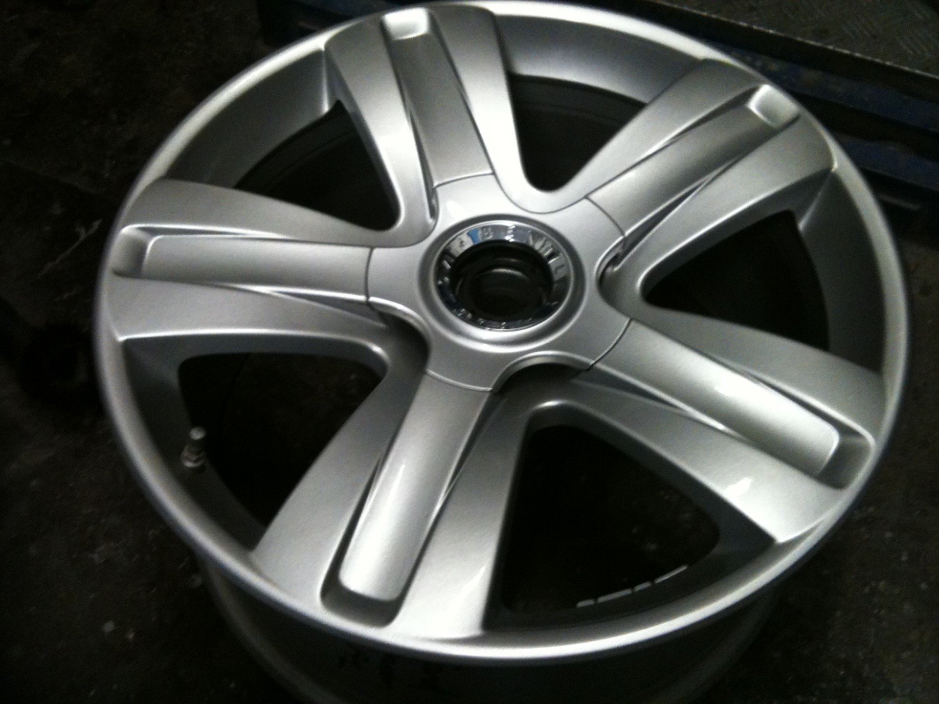 Alloy wheel colour changes by JMH Wheelmasters Ltd