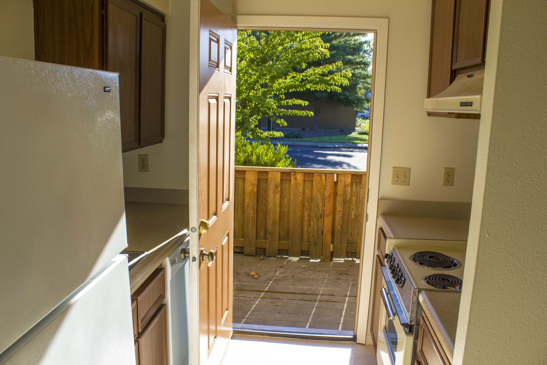 Oak Park Apartments Crest Properties, Inc.