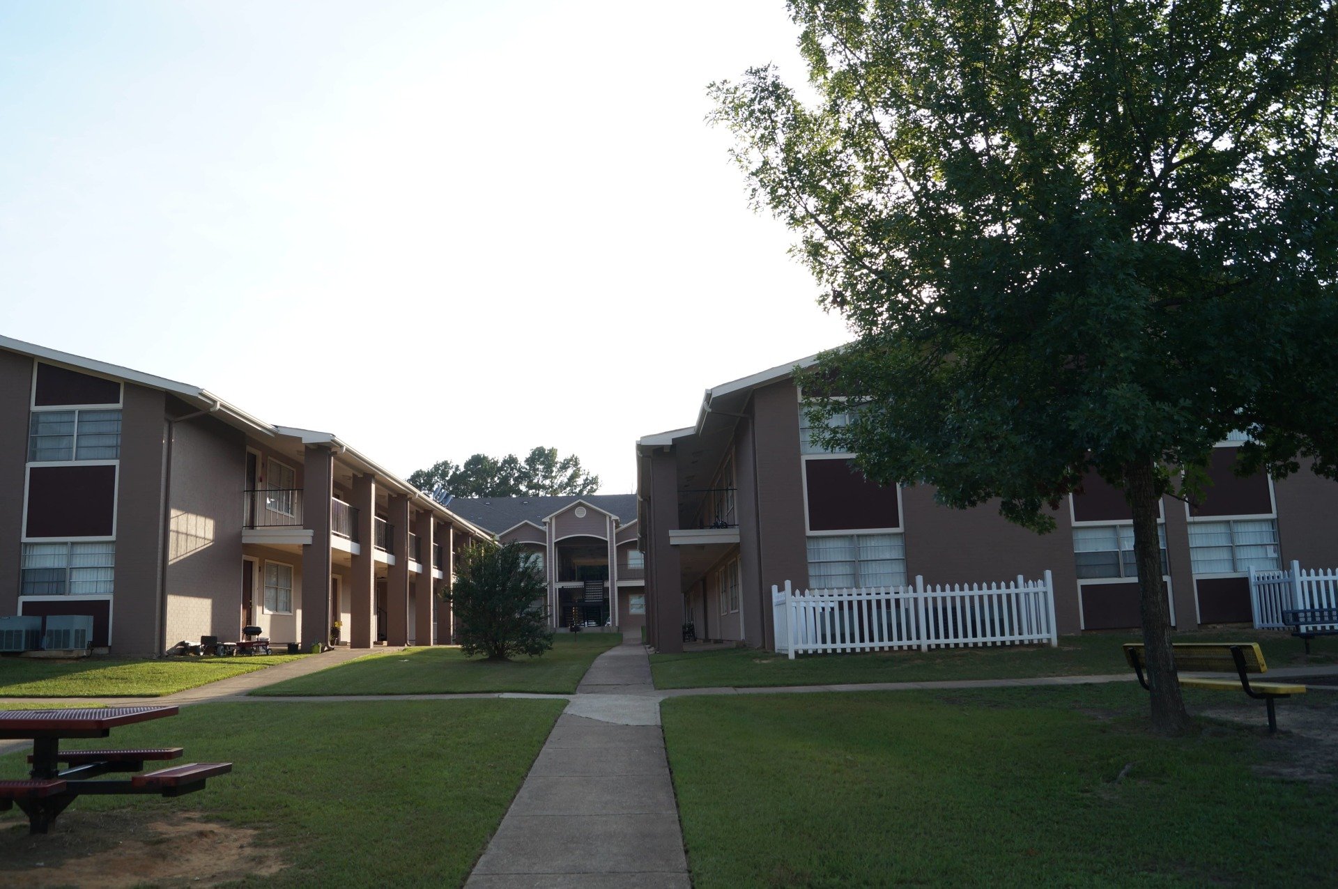 Oxford Pointe Apartments Titan Properties, Ltd.