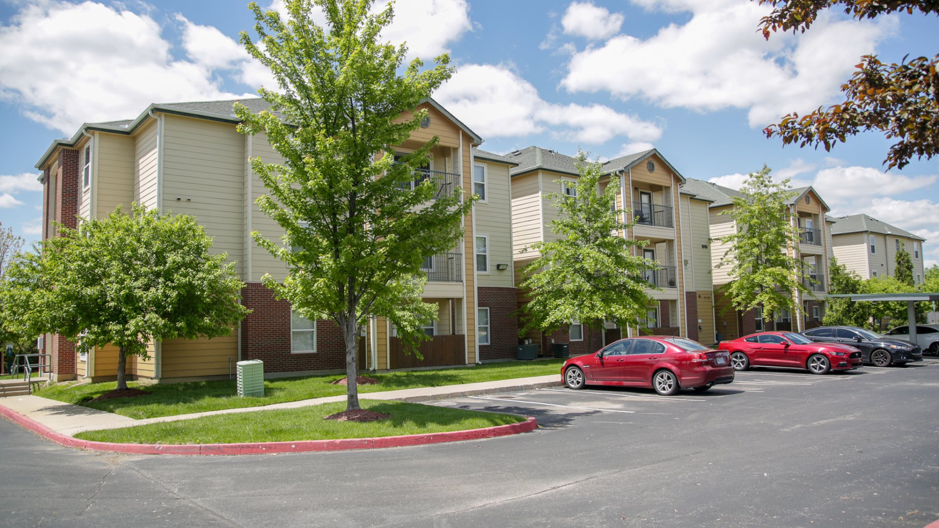 Rent an Apartment The Lyfe Missouri Columbia, MO