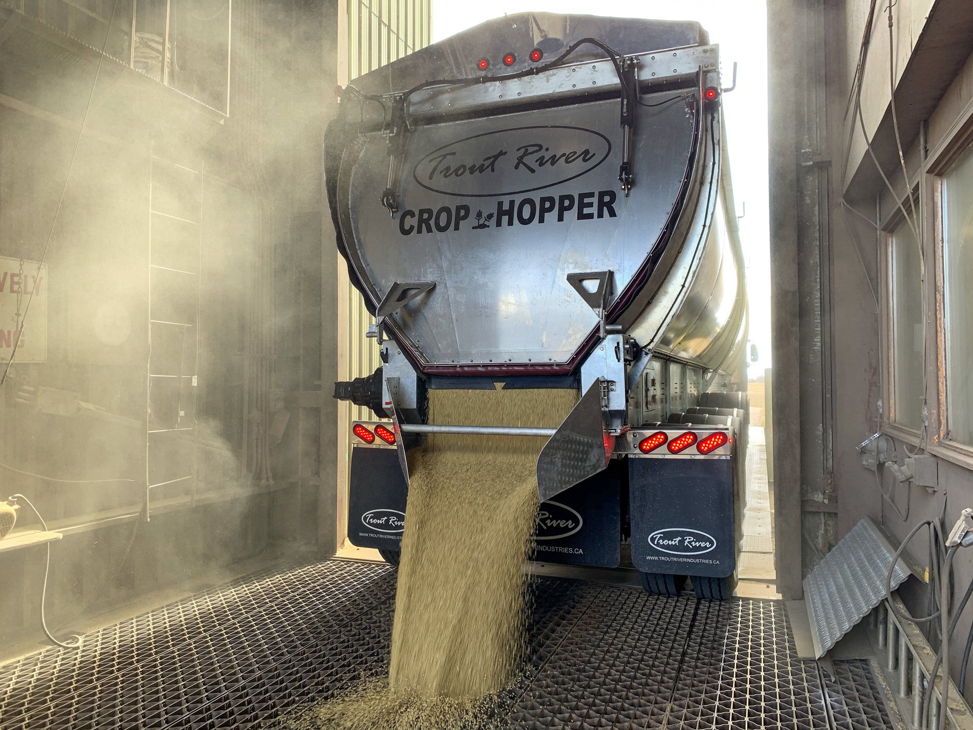 Crop Hopper Live Bottom Trailers Trout River Industries