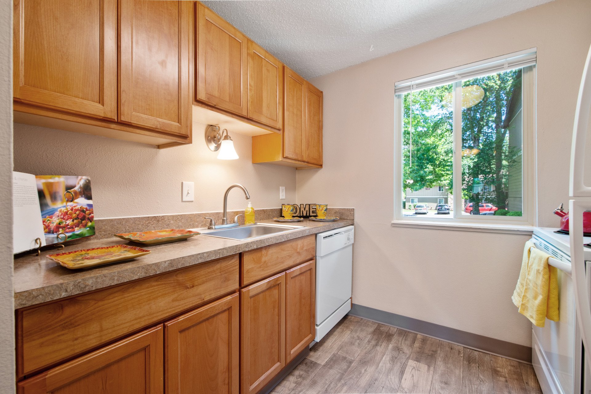 Chelan Tualatin Apartment Community