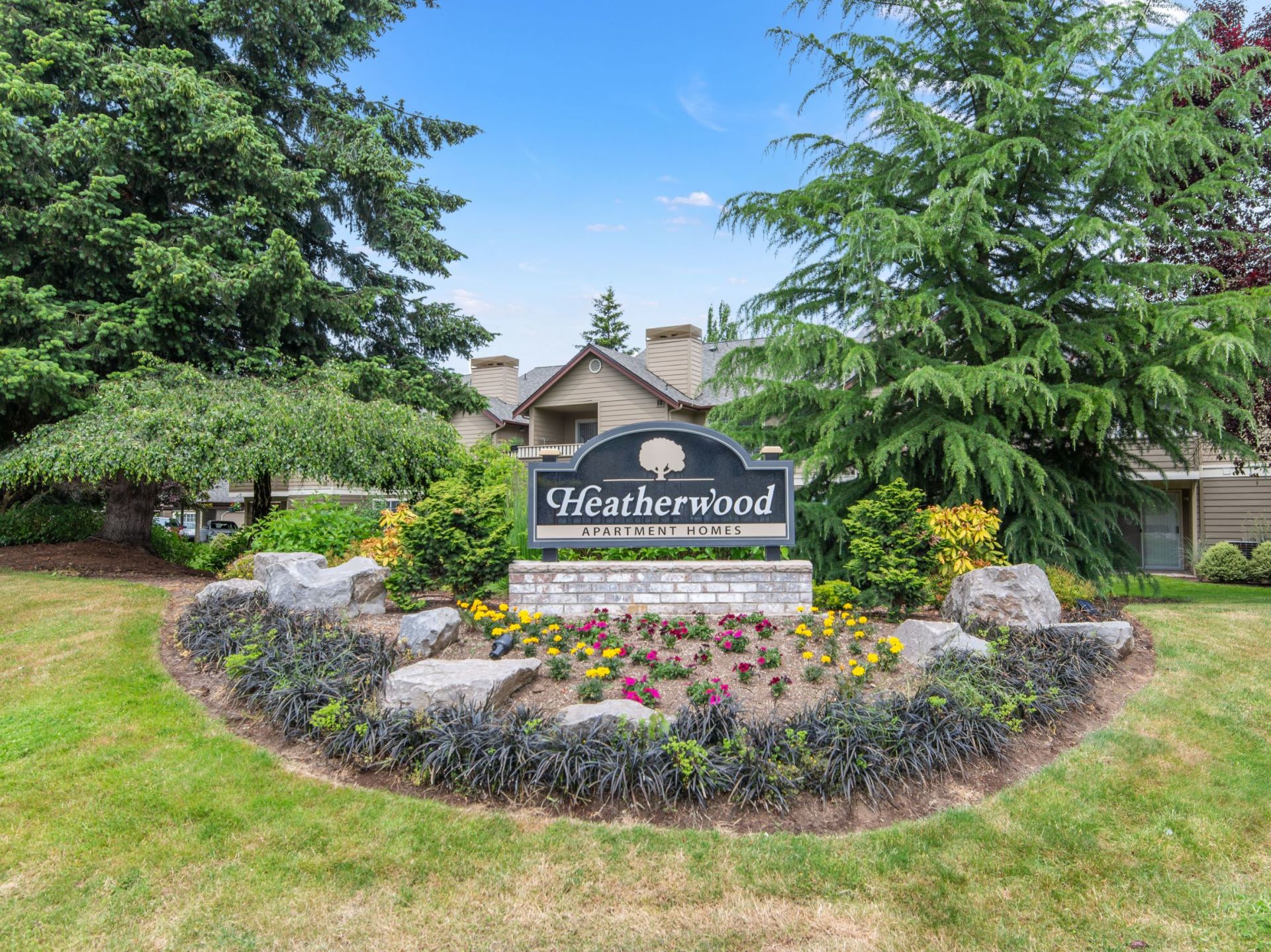 Heatherwood Spacious Apartments in Vancouver