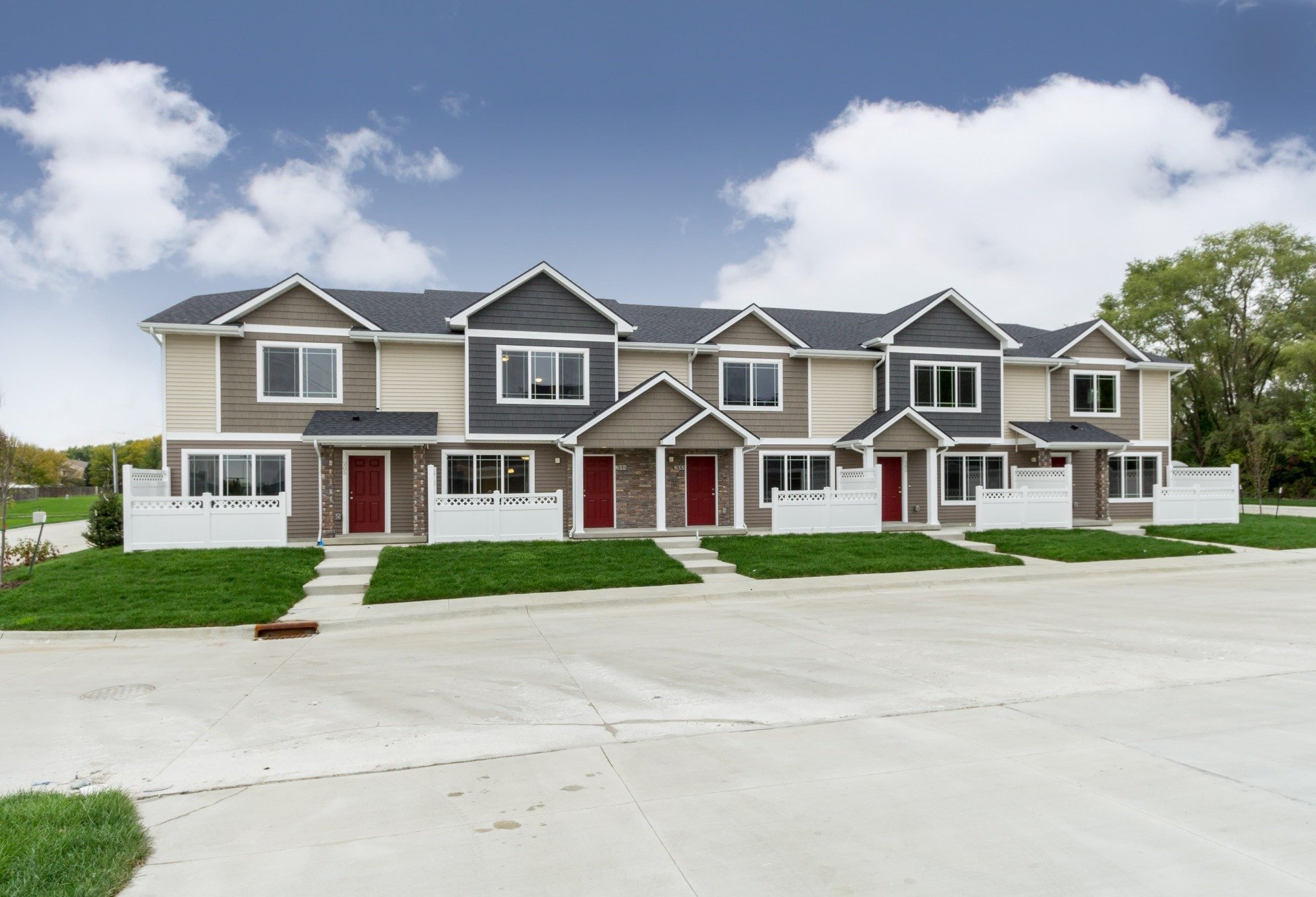 Delevan Townhomes DSM RENTAL