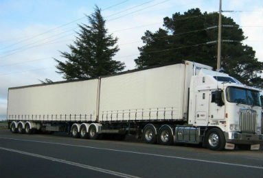 bondswood-semitrailer-stationary-side-of-road-resize