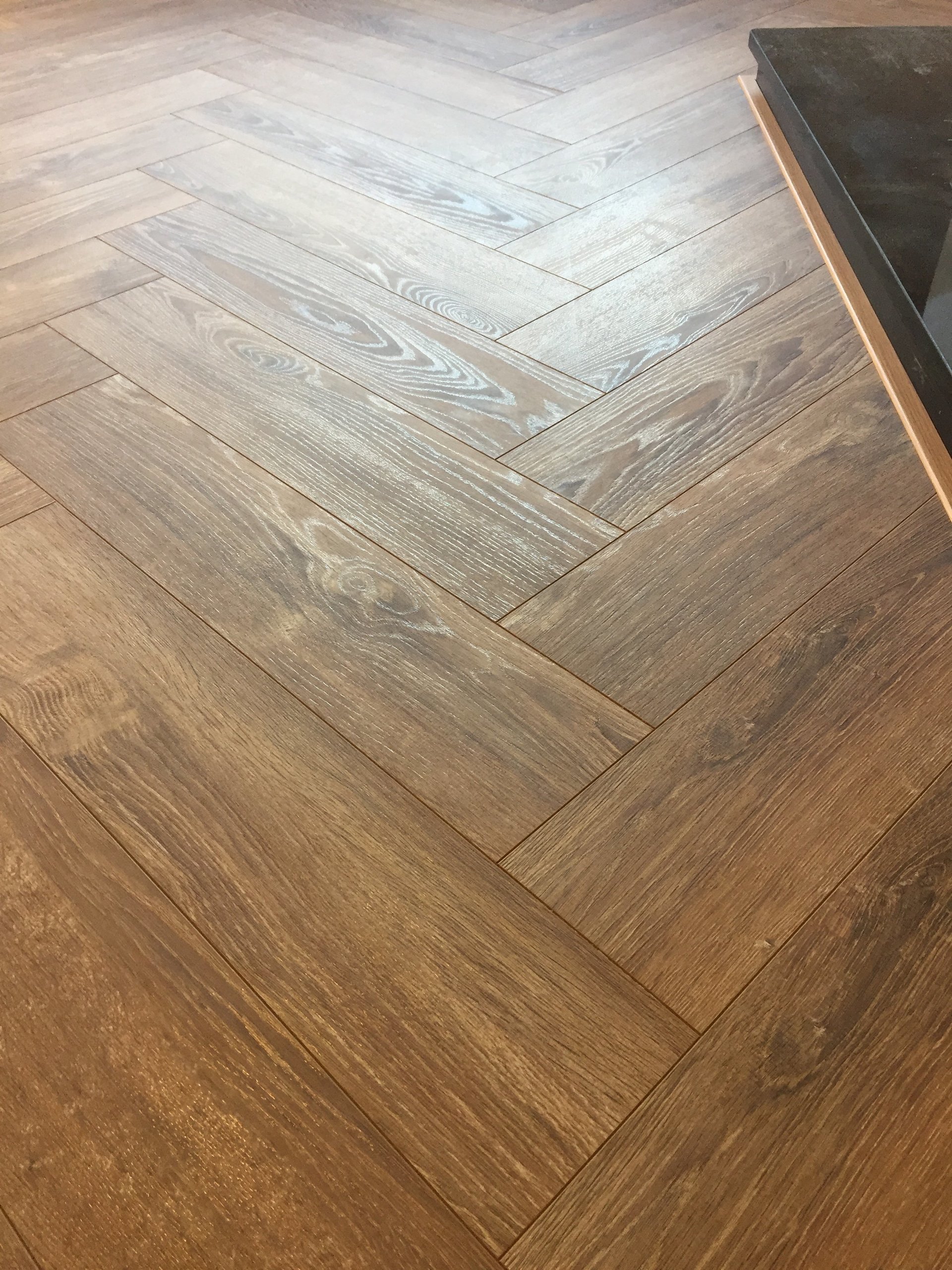 Laminate Herringbone