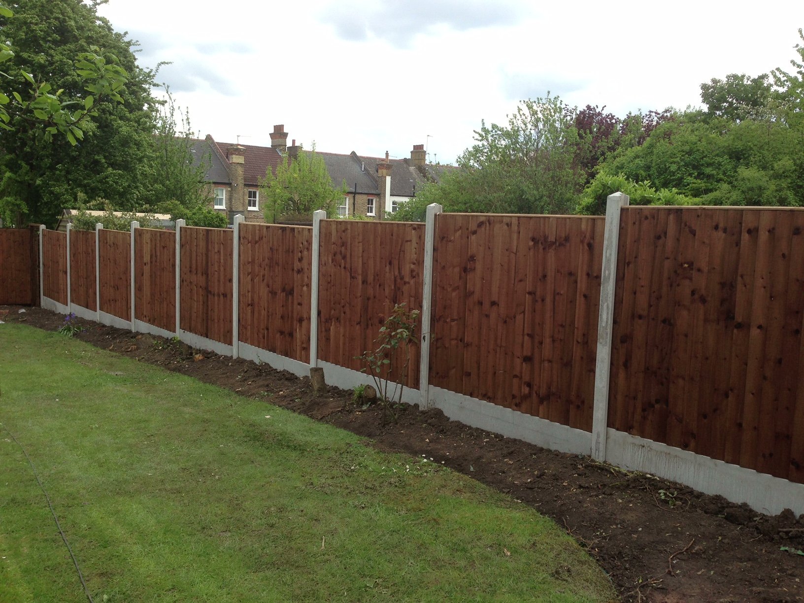 Feather edge panel fence suppliers in London