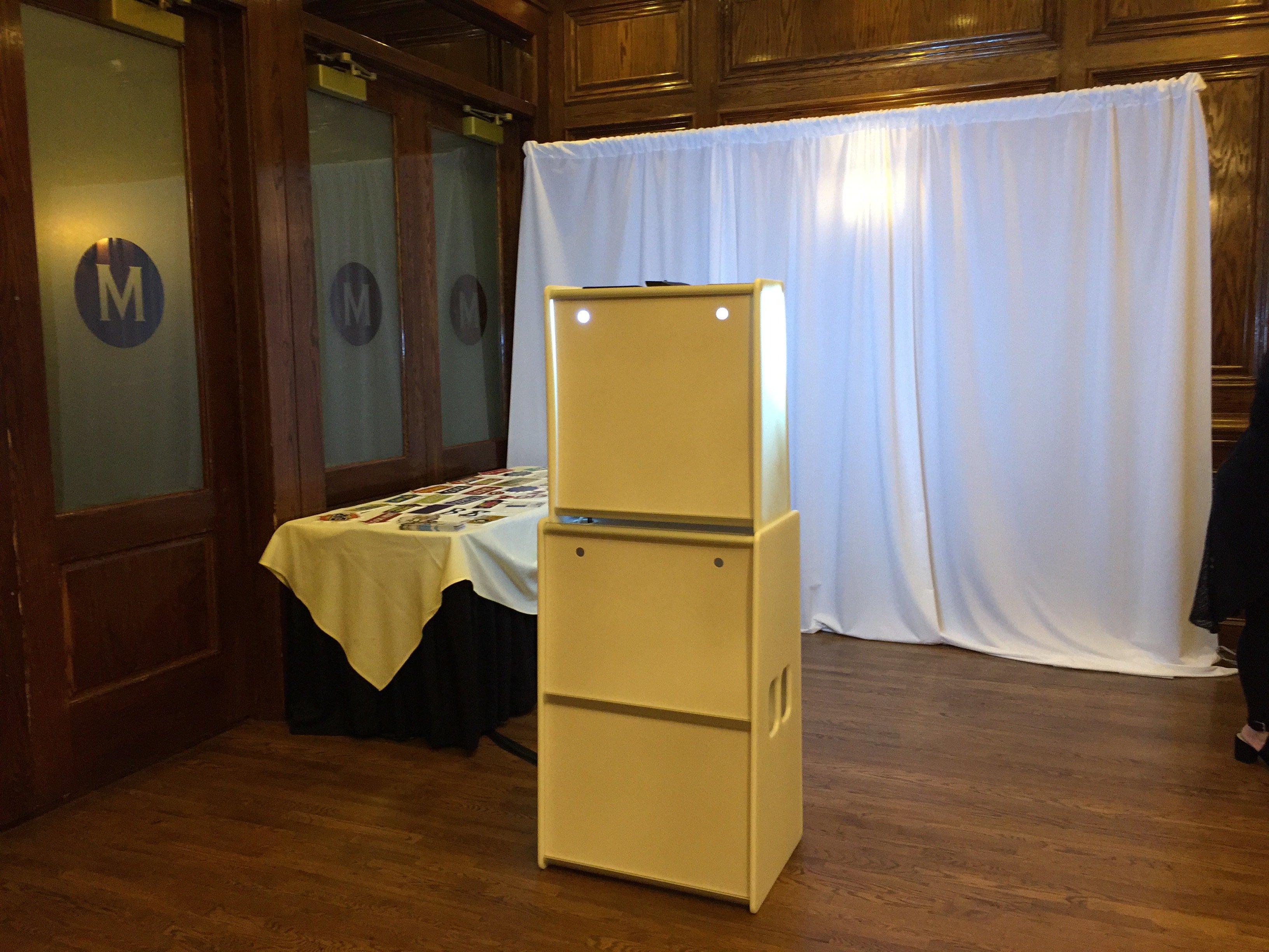 How does your photo booth work?