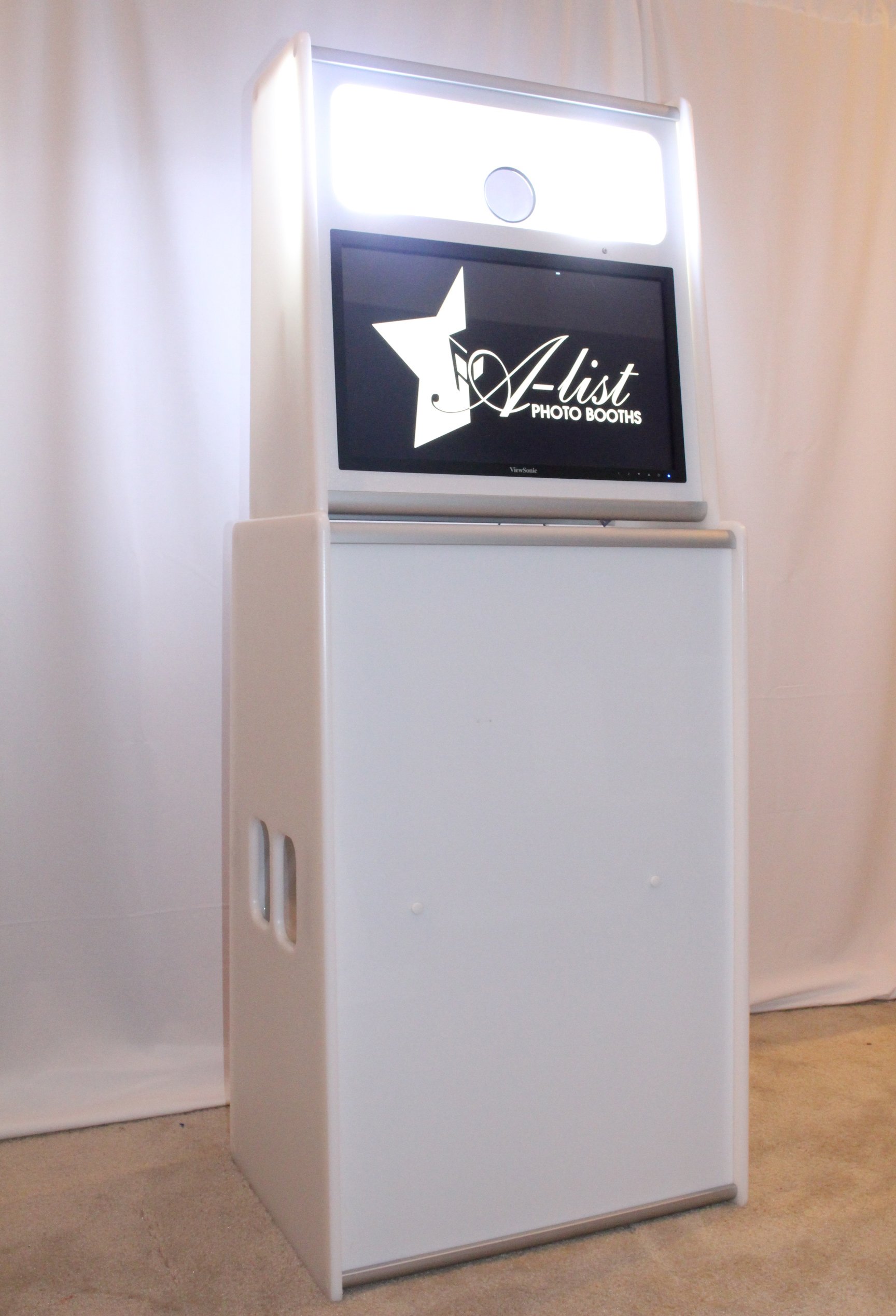 How does your photo booth work?
