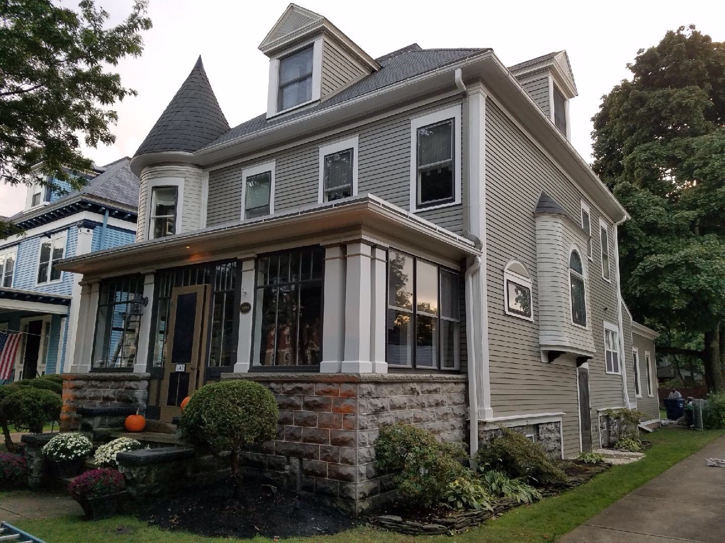 Painting Contractor Buffalo, NY Residential House Painter