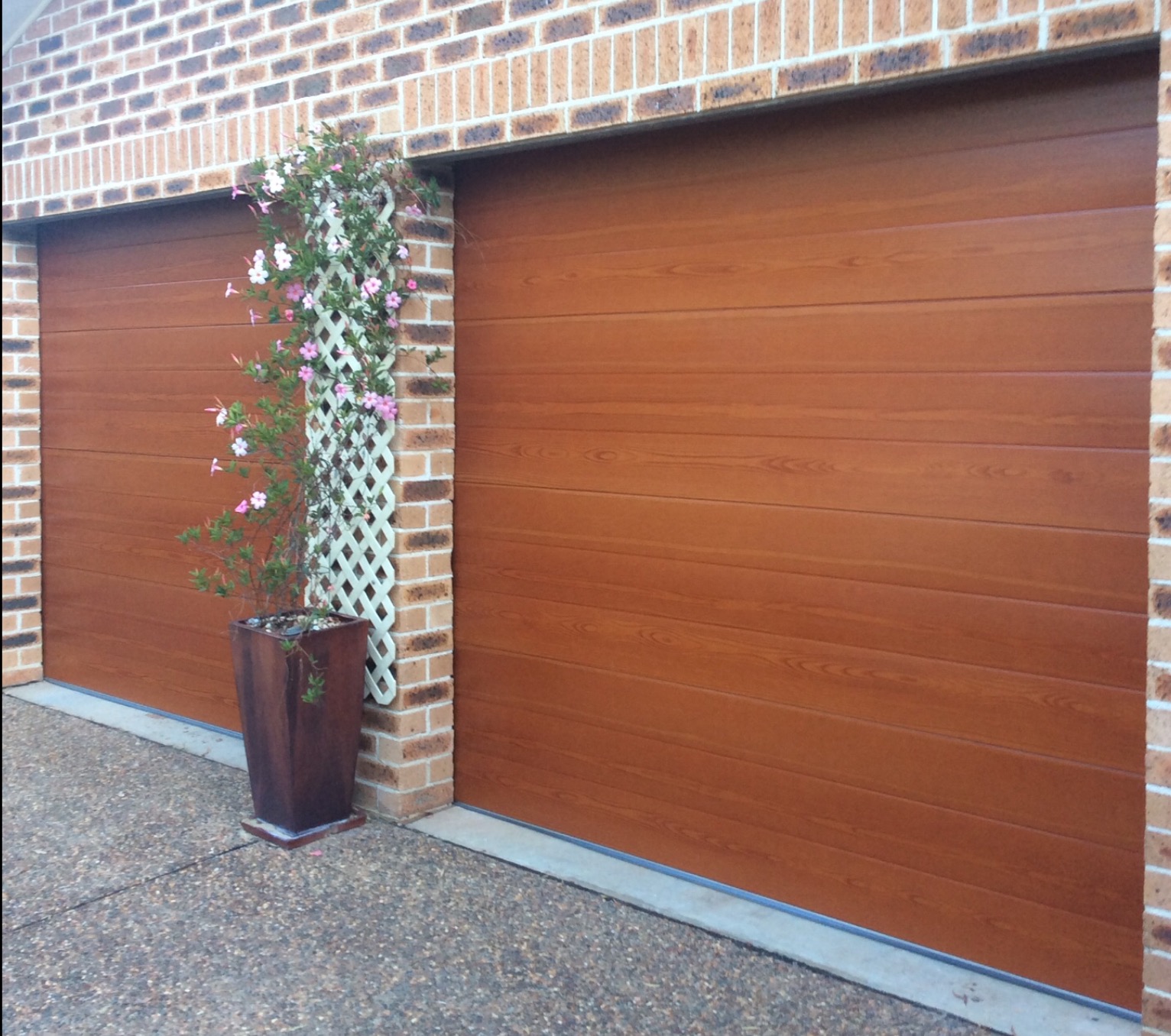 Services Shoalhaven, NSW J M Garage Doors