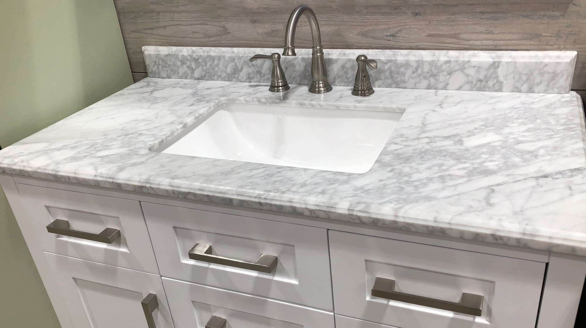3 Reasons To Choose Quartz Countertops For Your Commercial Facility