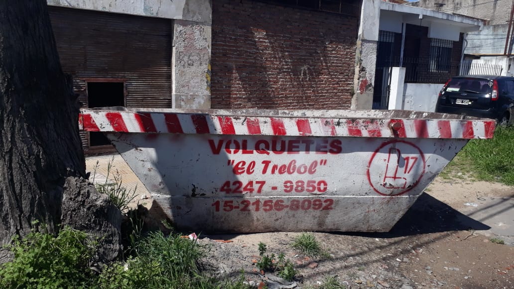 VOLQUETES EL TRÉBOL