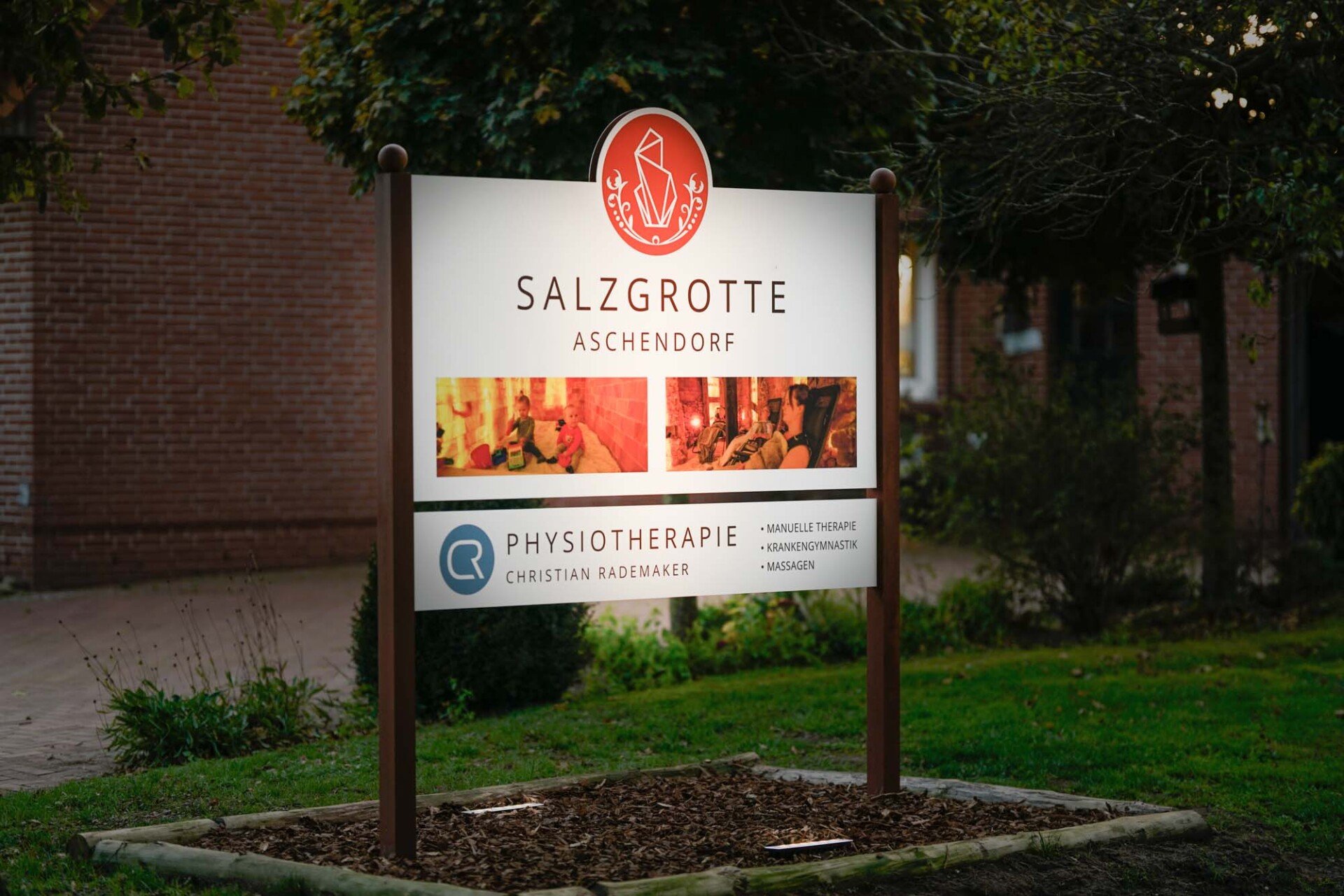 Reklamepyloner | Pyloner | Reklameskilte | Neonskilte