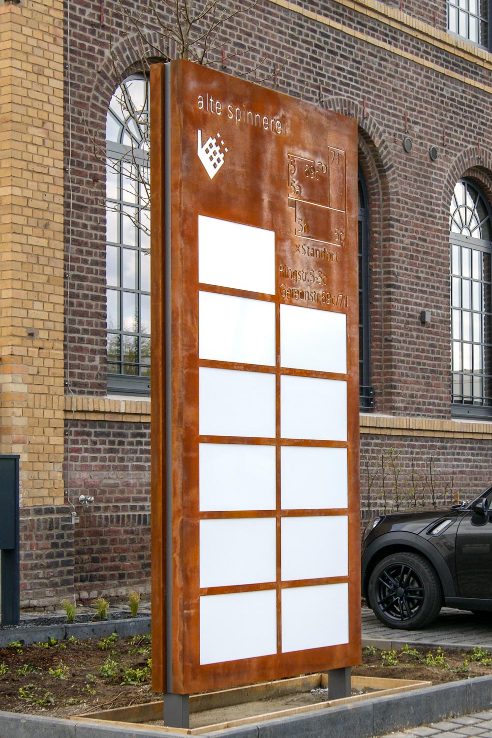 Pilon Reklame Reklamepyloner | Pyloner | Reklameskilte | Neonskilte