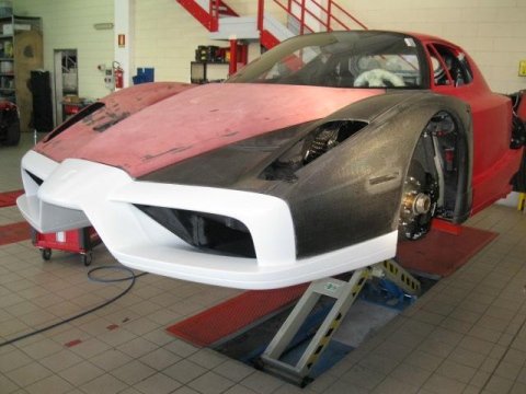 Carrozzeria in vetroresina auto