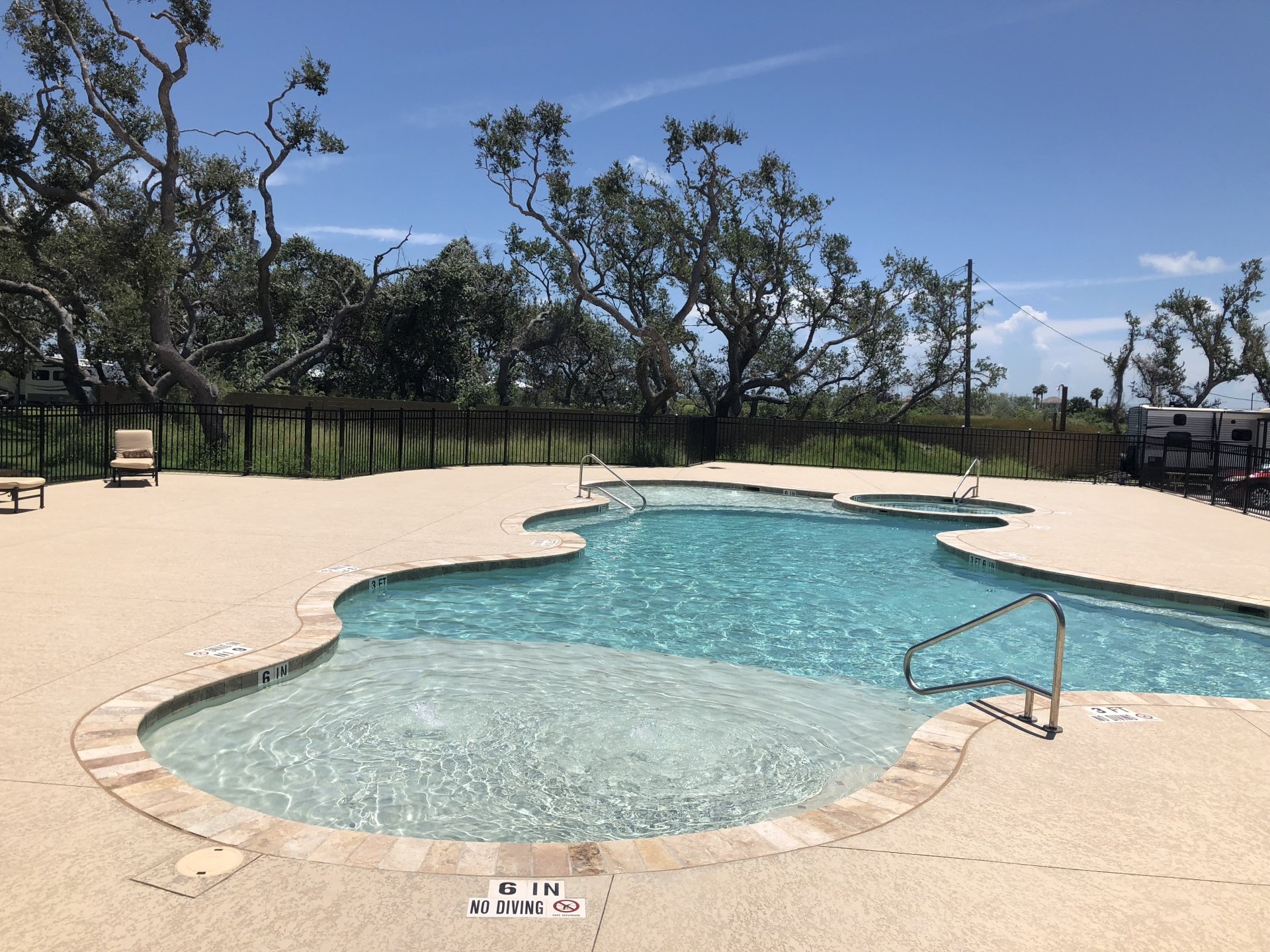 About Majestic Oak Resort