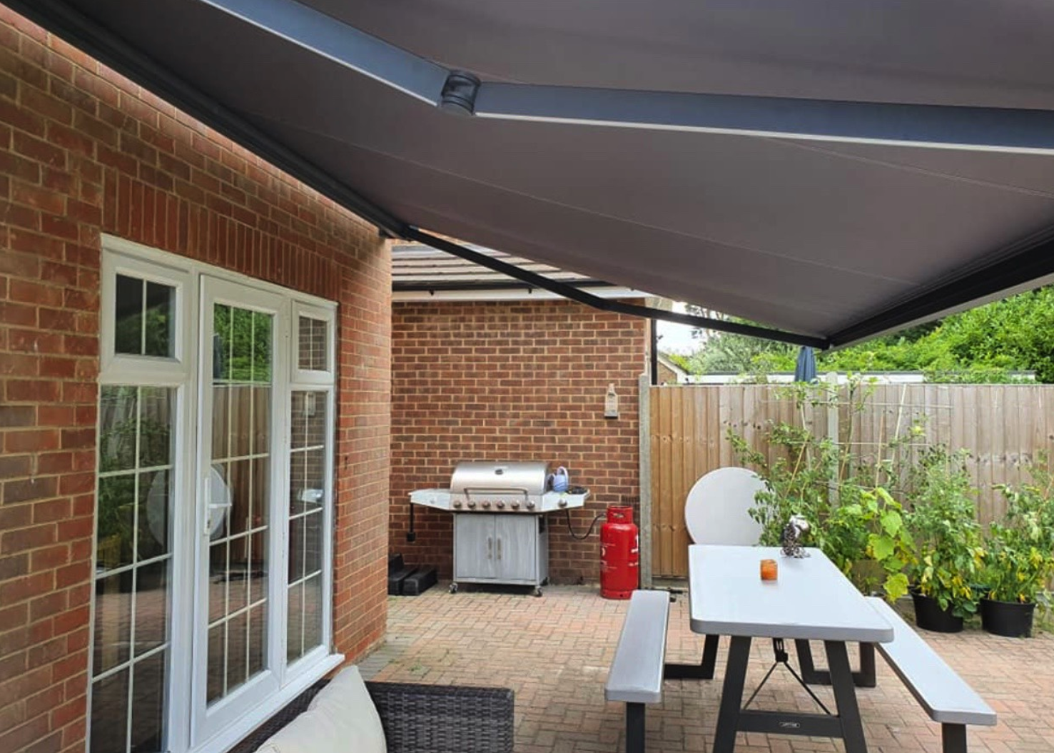 RA UK Retractable Awnings Hertfordshire Bespoke Retractable Awning