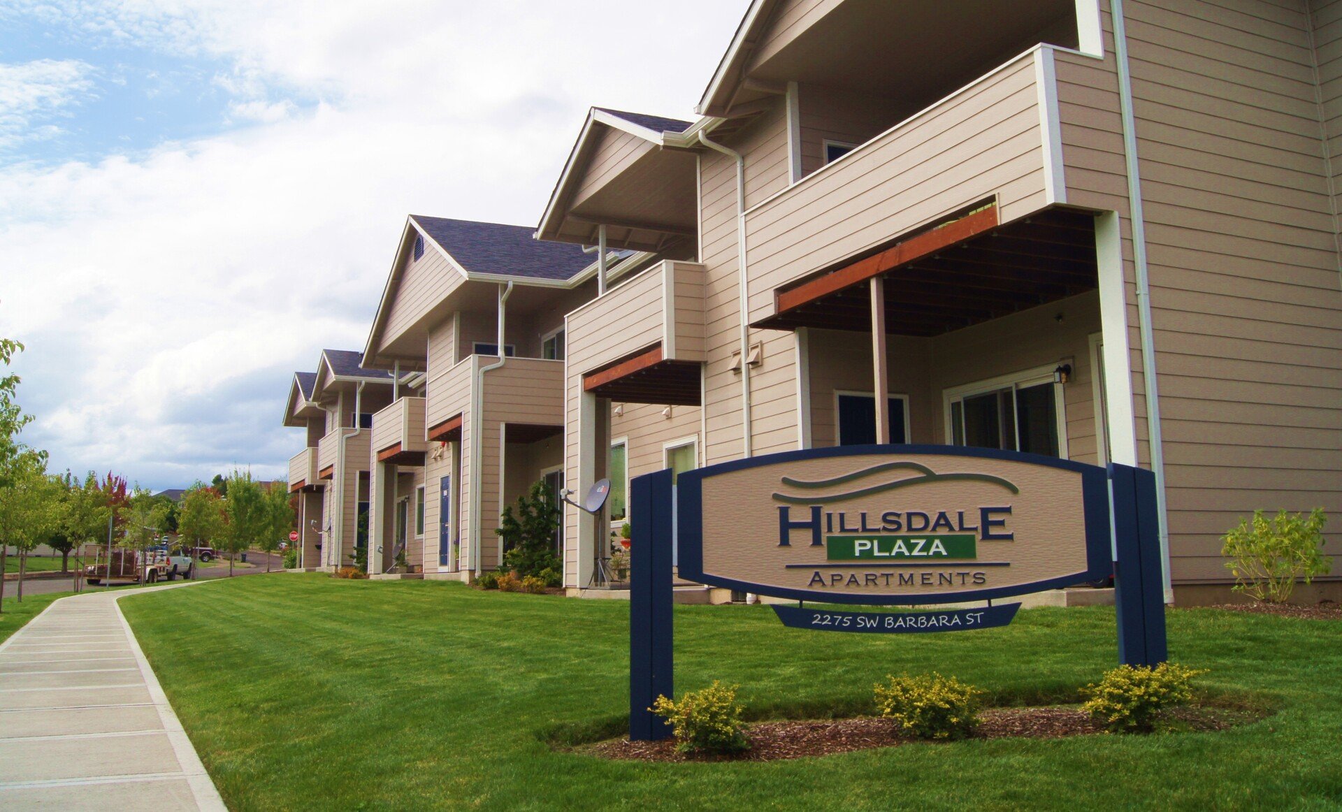 Hillsdale Plaza Apartments McMinnville OR SMI Property Management