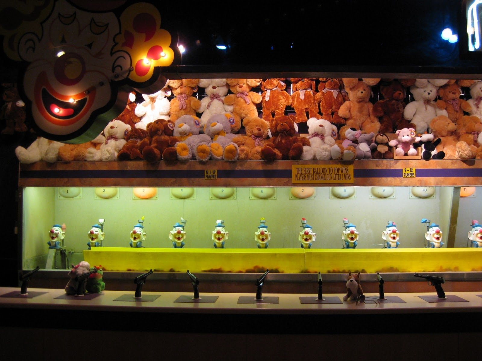 Bond Hotel Circus Circus