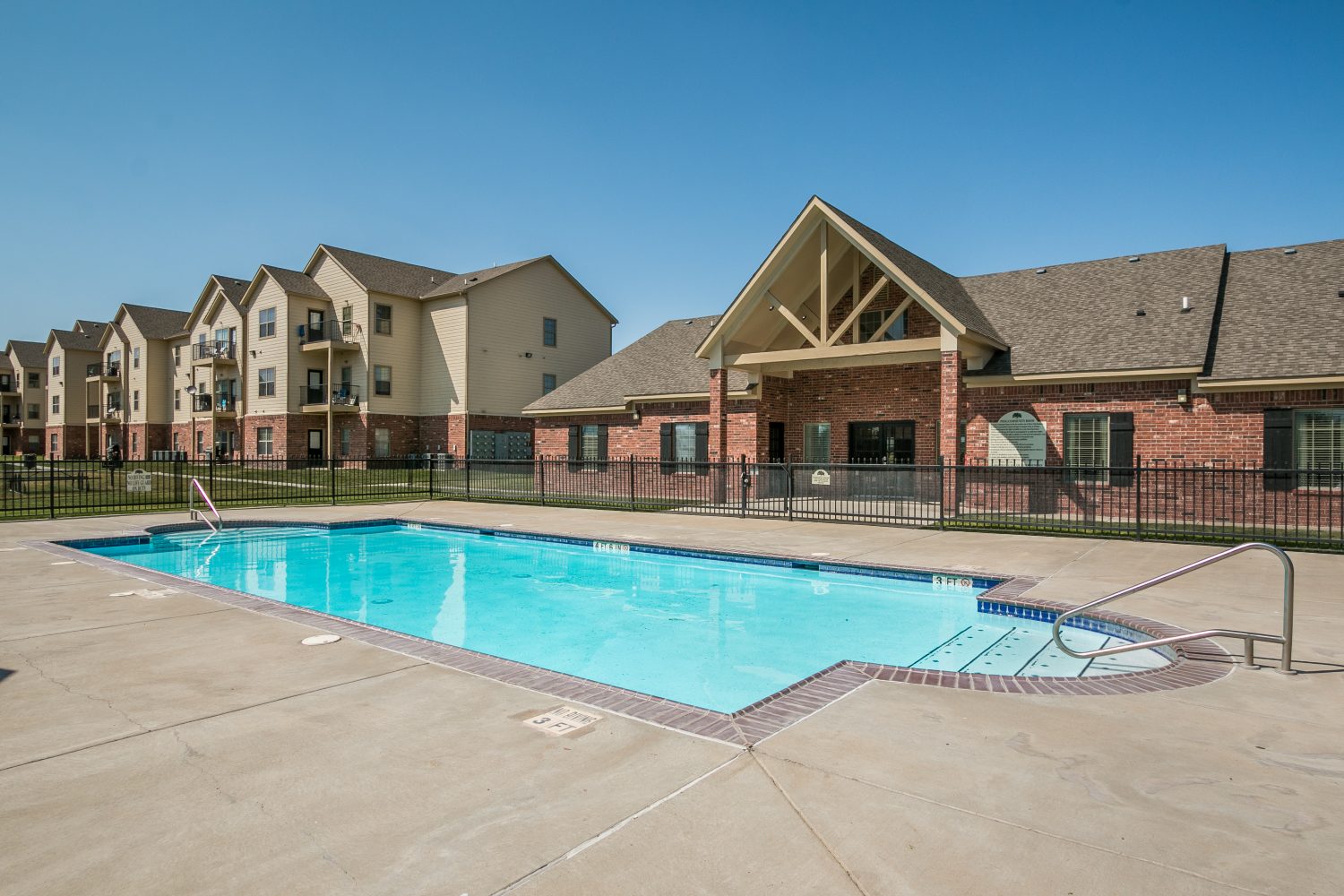 Silver Oak Apartments Property Details