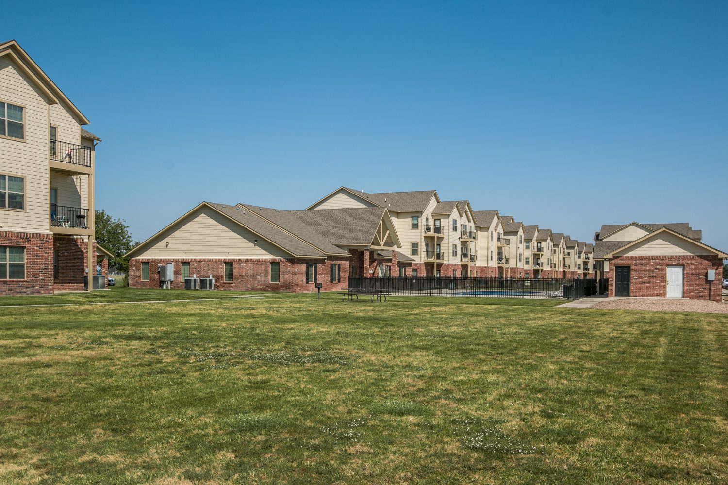 Silver Oak Apartments Property Details