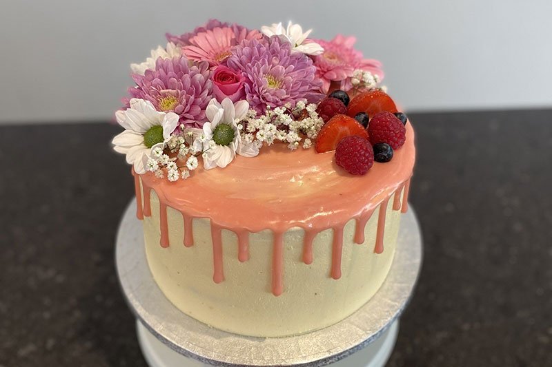 Cakes Ampthill Cakestand & Crumb