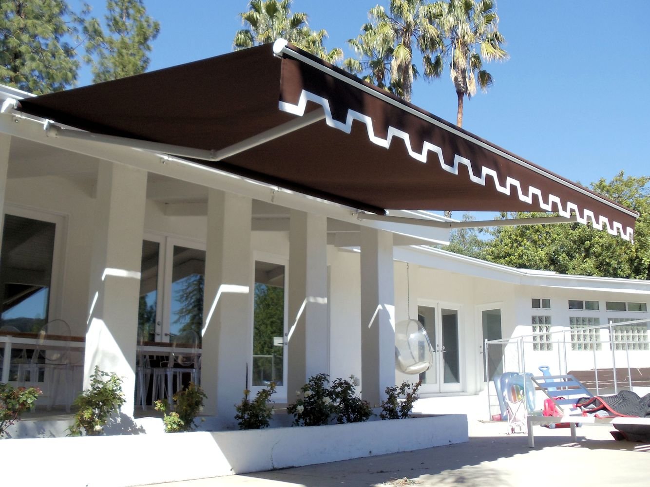 Retractable Awnings in Van Nuys